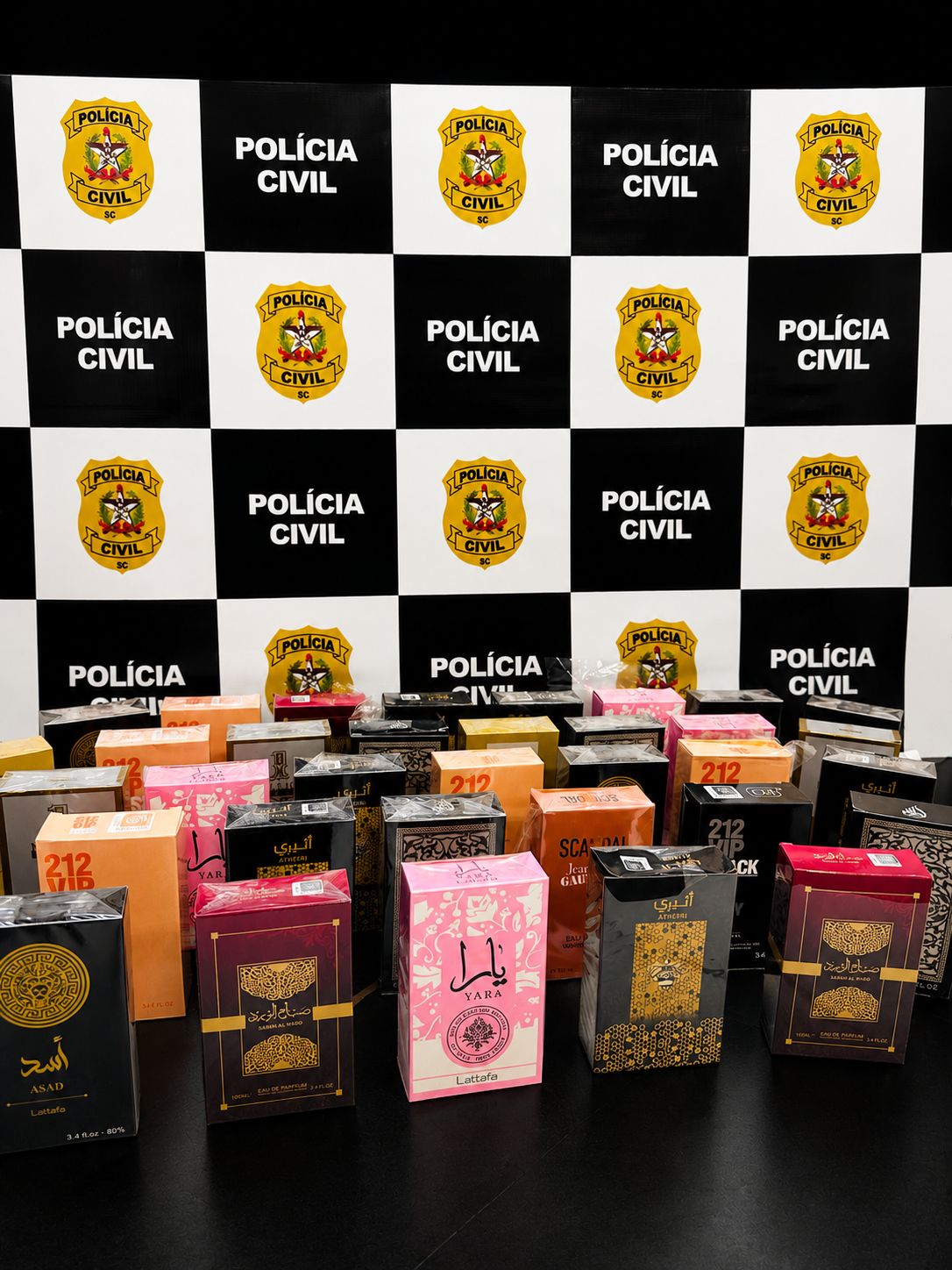 Polícia apreende 33 perfumes com suspeita de irregularidade em Chapecó