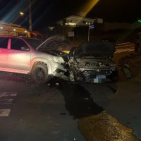 Colisão aconteceu no Centro na noite deste sábado (05) - Foto Divulgação Corpo de Bombeiros