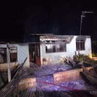 Incêndio destrói residência no interior de São Domingos