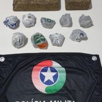 Policiais encontraram entorpecente dentro de imóvel - Foto Polícia Militar