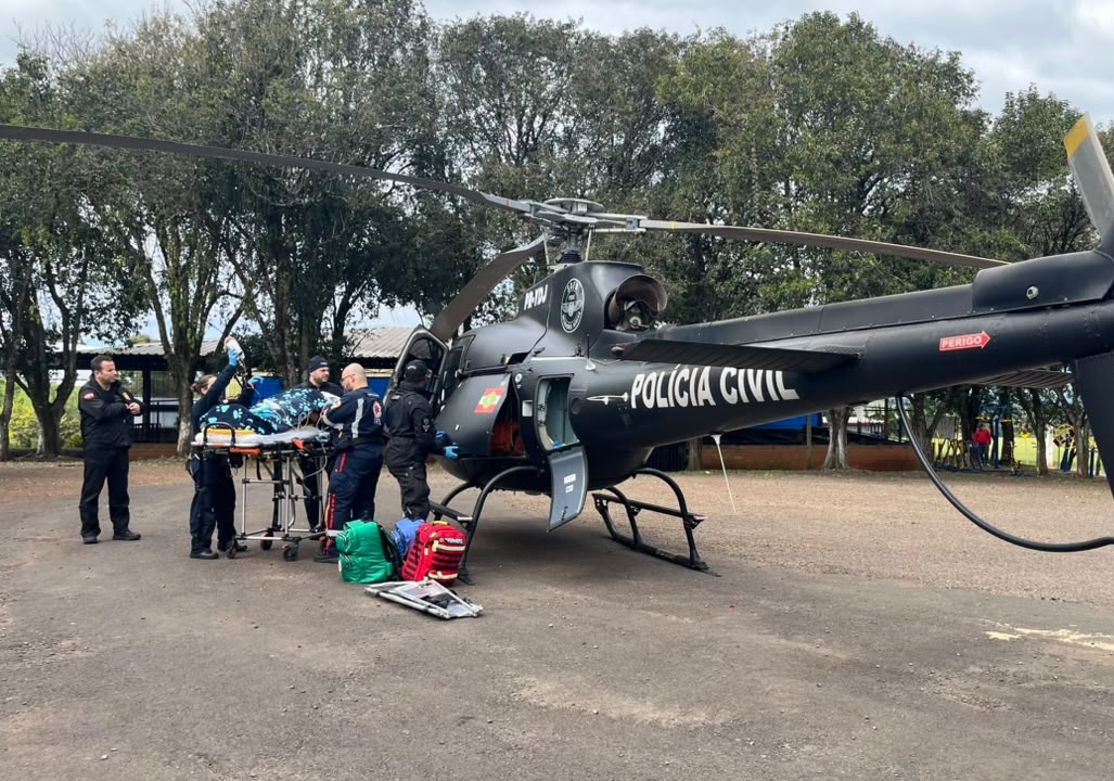 Vítimas foram socorridas de helicóptero após a ocorrência - Foto Saer-Fron