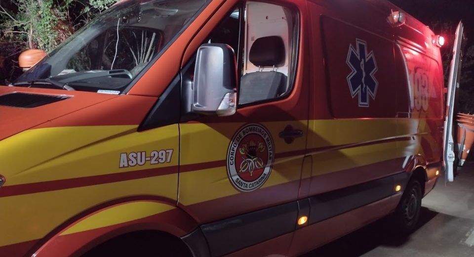 Vítima foi reanimada pelas equipes e encaminhada ao hospital - Foto Clube FM