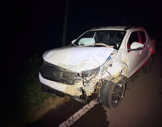 Colisão entre dois carros deixa feridos na SC-479 em Ipuaçu