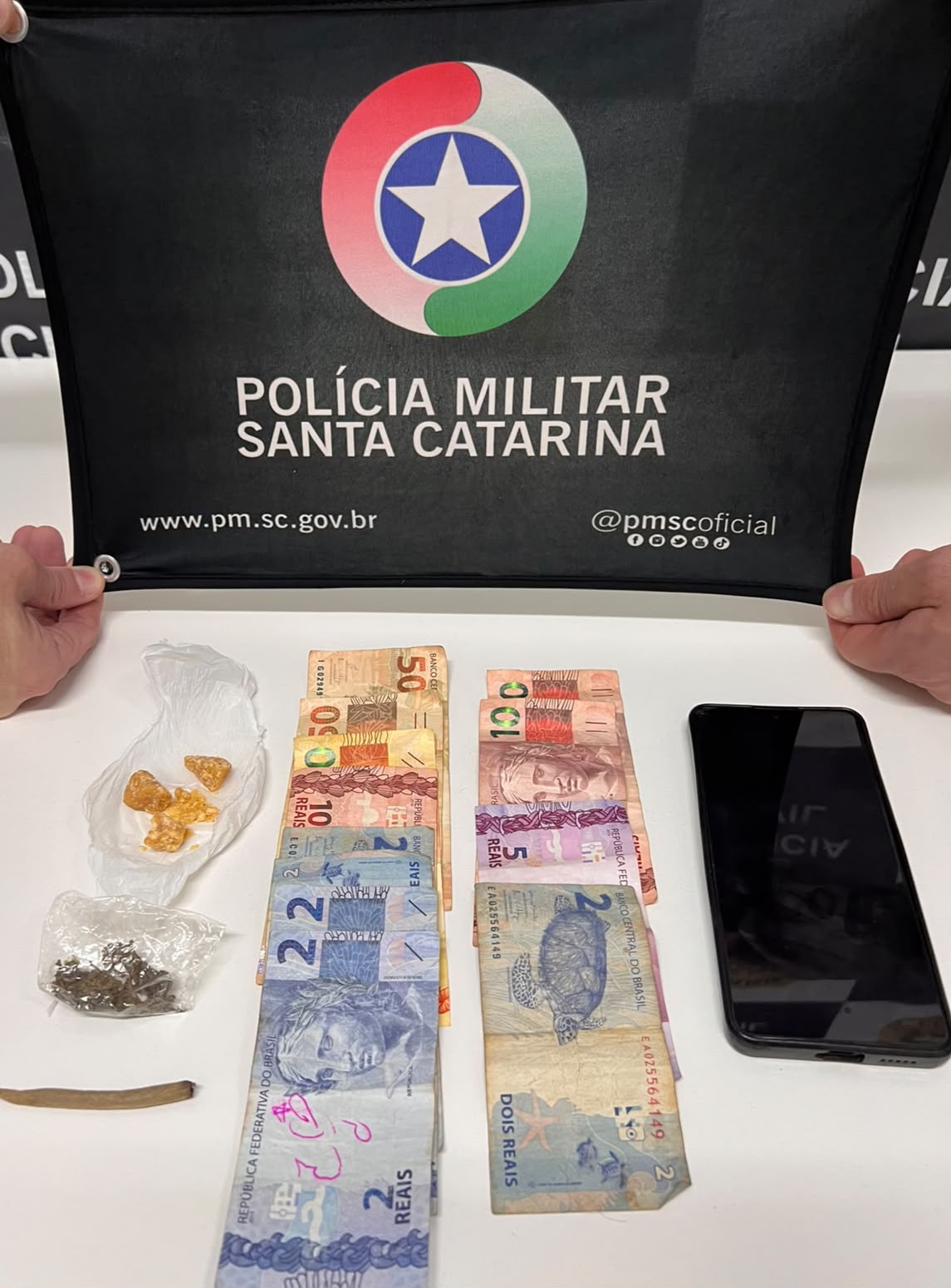 Dois homens são presos por tráfico de drogas em Xanxerê
