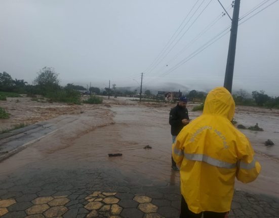 Chuvas intensas afetam 60 municípios em Santa Catarina