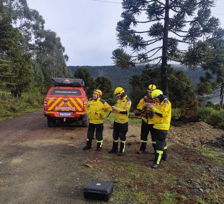 Equipes de resgate localizaram os destroços da aeronave na Serra Catarinense - Fotos CBMSC