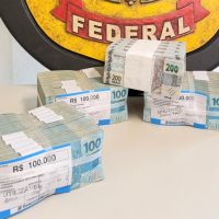 Em SC, candidato é pego pela PF com R$ 500 mil em dinheiro