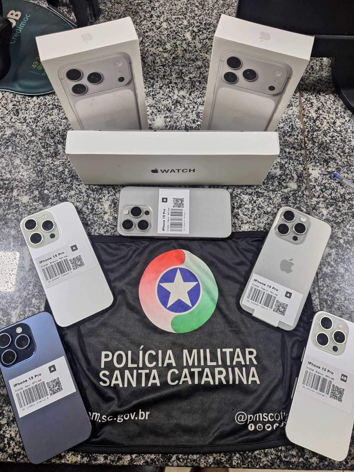 PMRv apreende sete iPhones e um Apple Watch - Fotos PMRv