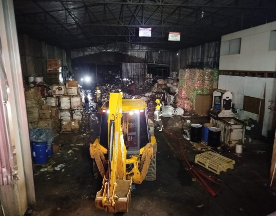 Incêndio atinge indústria em São Lourenço do Oeste