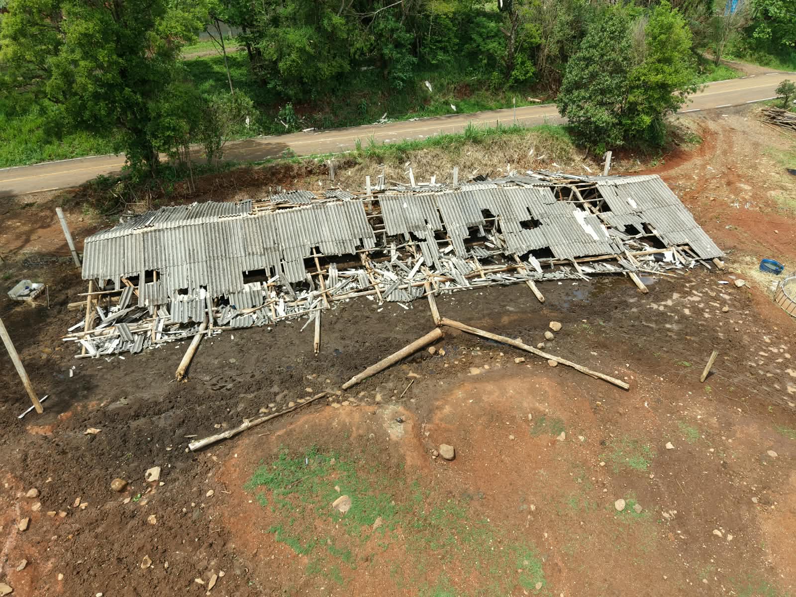 Danos em propriedade no interior de Xanxerê - Fotos Defesa Civil