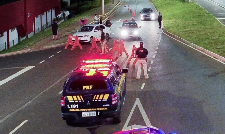 PRF reforça fiscalização durante o feriado - Foto: PRF SC