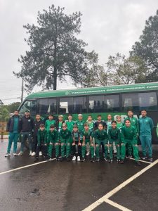 O jovem atleta Enzo Trentin, morador de ipuaçu, jogador da categoria Sub-11 da Chapecoense, comemorou a sua recente convocação para a disputar a 11ª edição da Copa Sarandi - Fotos: Ass. Chapecoense