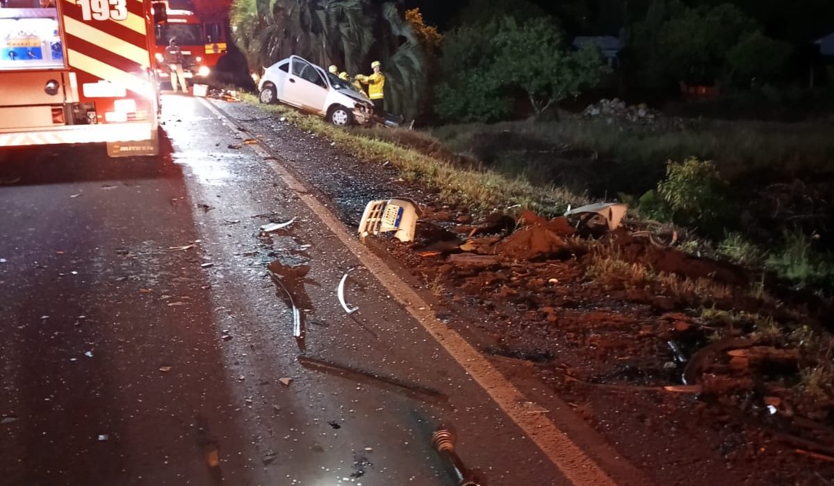 Colisão entre dois carros em Bom Jesus deixou três mulheres feridas e mobilizou equipes de resgate - Fotos e Vídeo Corpo de Bombeiros