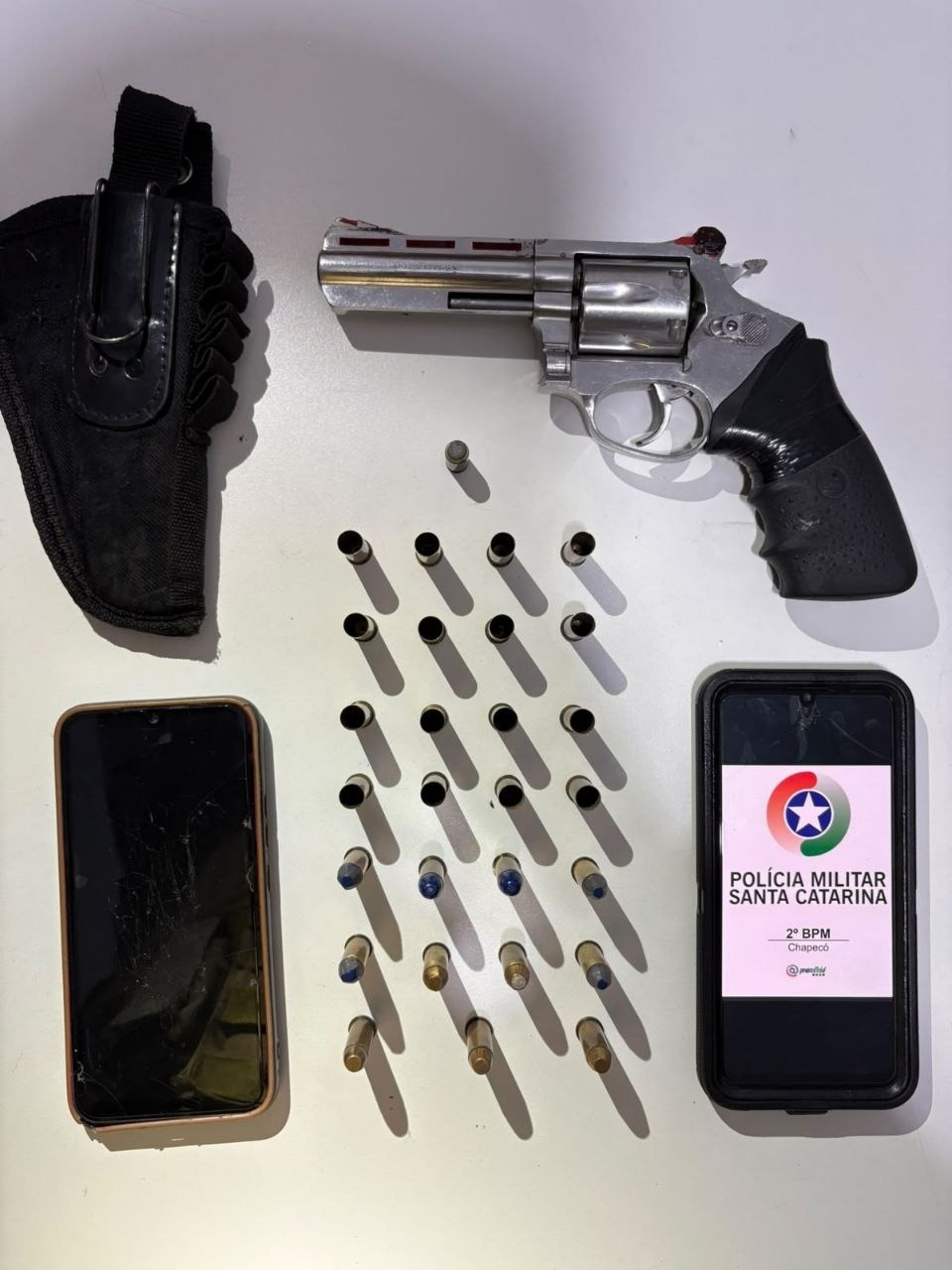 Homem é detido com arma de fogo em Chapecó