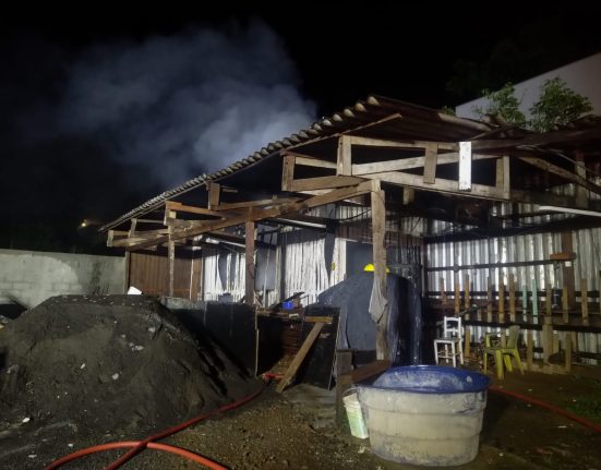 Incêndio destrói abrigo de madeira em Quilombo