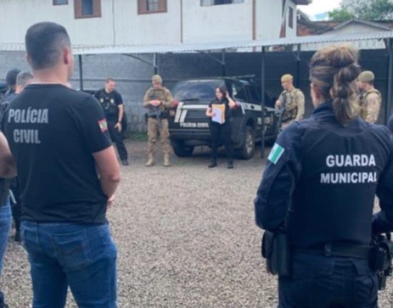 Operação Nísia combate violência doméstica e apreende arma em Chapecó - Fotos PCSC
