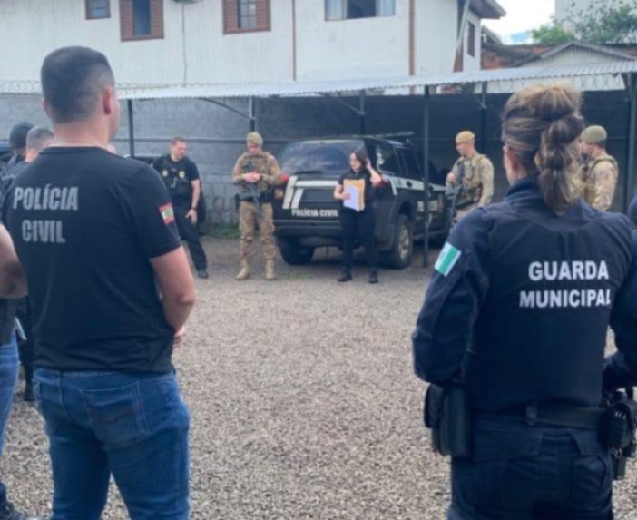 Operação Nísia combate violência doméstica e apreende arma em Chapecó - Fotos PCSC
