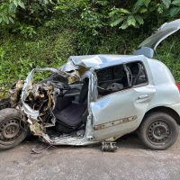 O jovem morreu após colisão frontal entre carro e caminhão na manha deste sábado em Coronel Freitas - Fotos PMRv