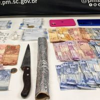Drogas e materiais apreendidos pela PM durante ação em Xanxerê - Foto Polícia Militar