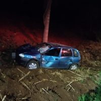Motorista fica ferido após capotamento em Faxinal dos Guedes