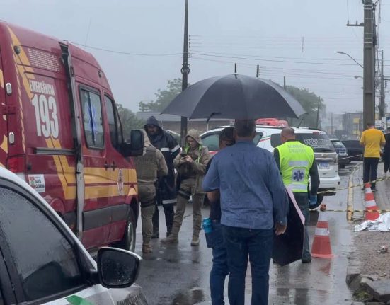 Homem invade creche com faca e morre após intervenção policial - Fotos Divulgação Atual FM e Portal Olho no Lance Xaxim