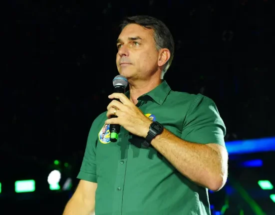 Flávio está a caminho dos Estados Unidos - Foto: Charles Vieira