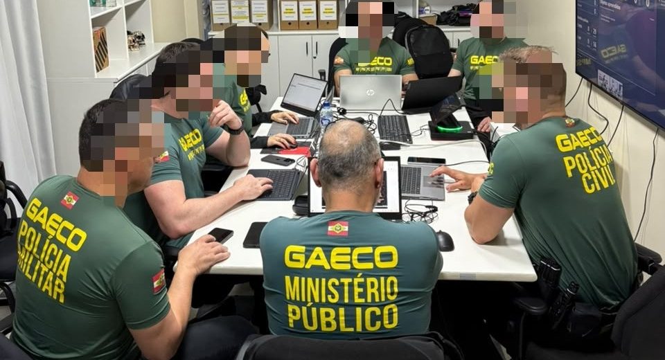 Ação do GAECO cumpre 29 mandados de busca e apreensão e 16 de prisão preventiva em Santa Catarina e no Paraná - Fotos Ministério Público de Santa Catarina